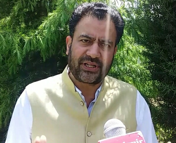Altaf Demands Extension In Summer Vacations ,Keeping Prevailing Hot Wave In Consideration