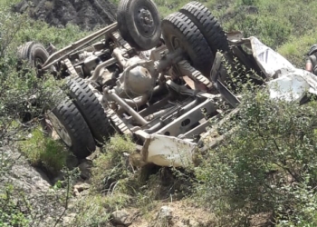 Mini bus turtle in Watlab Sopore, driver critically injured