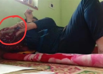 Executive Officer MC Anantnag caught on video taking bribe, attached by Div Com