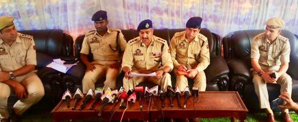Srinagar Police counselled Youth after getting complaints from residents of  Sanath Nagar.
