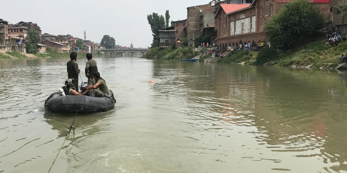 Army special divers launch search operation to trace out the missing boy