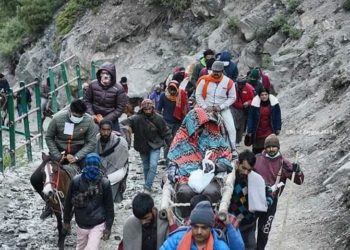 Two Amarnath Pilgrims die near cave shrine in kashmir Himalayas.