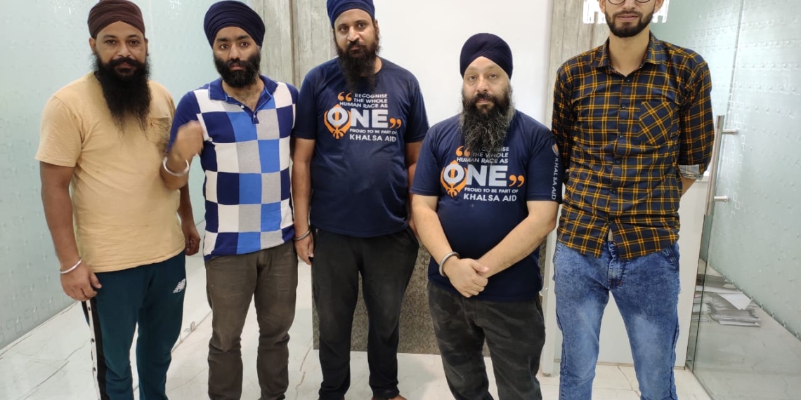 Khalsa Aid, JKSA Distributed Stock, Groceries, Money among Hundrends of Kashmiri Students in Delhi
