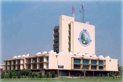 KU admin works two days a week, allege students