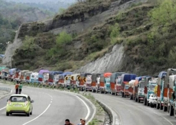 Traffic resumes on jammu_ Srinagar highway ,mughal road closed for 7th day