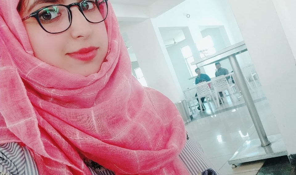 Covid19 scared:Anantnag girl followed her passion in quarantine days.
