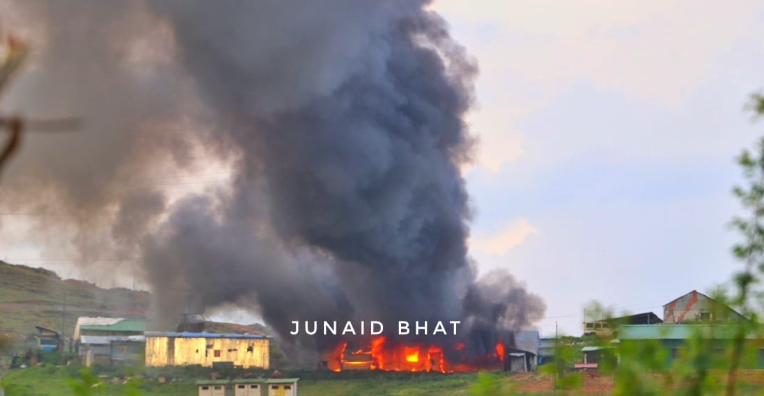 Fire breaks out in Army camp at Badipora’ s Watlab, one barrack damaged