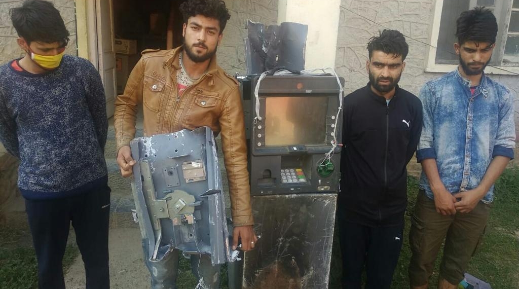 Kulgam Police solves ATM loot case