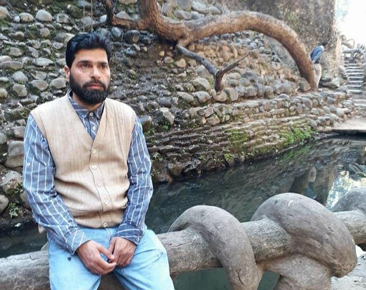 Lost vision at 16 but not the hope, Tariq from South Kashmir’s Anantnag is a Gazetted officer today