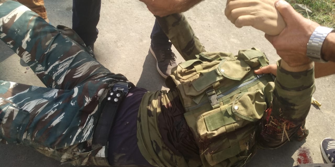 Militants attack joint team of security forces at Baramulla: 2 CRPF men, Cop killed