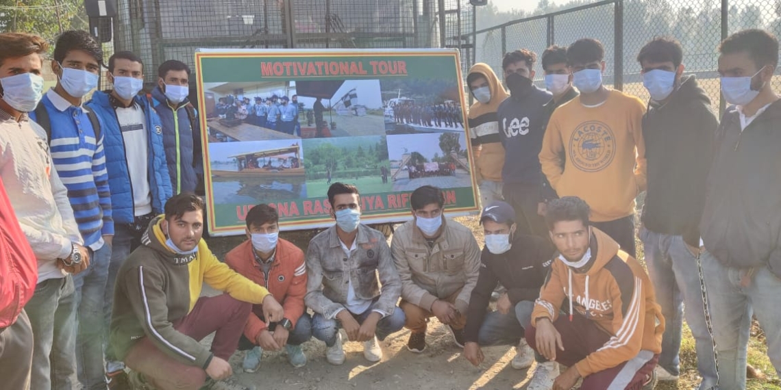 Motivational tour to JAKLI regtl centre for youngsters