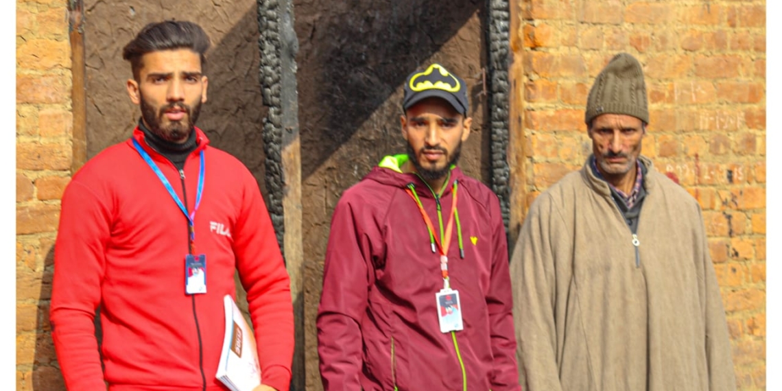 Mooj Kasheer Welfare trust visits fire victims family in Budgam
