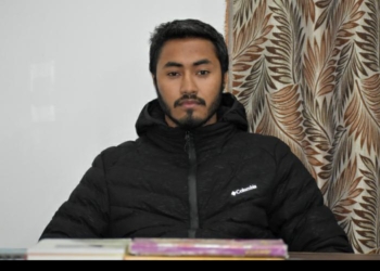 To promote Kashmiri language, Ganderbal youth pens down 15 poetry books
