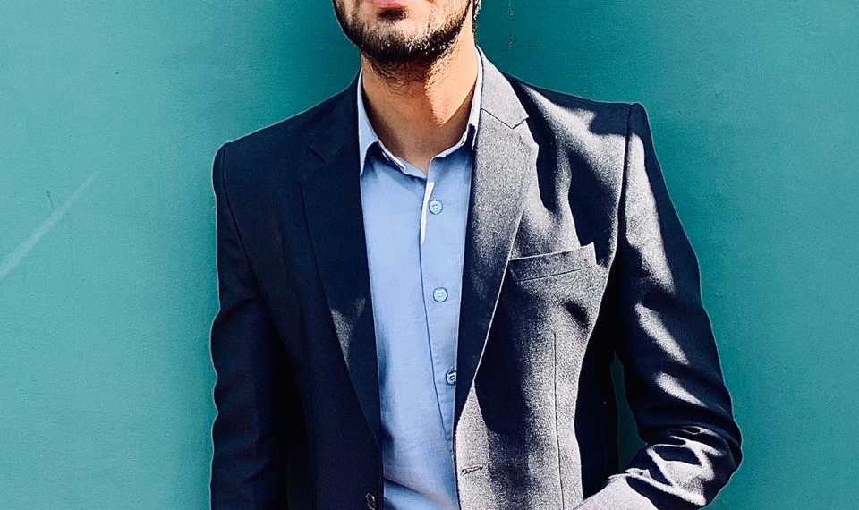 Meet Shopian Boy | “Musaib Malik” Promotes Kashmiri Culture at International Scale with his Podcast.