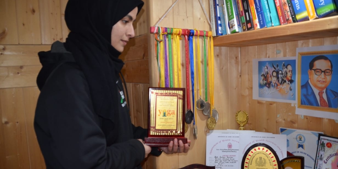 Meet 17-year-old Parihaan, only girl from Bandipora who is Yoga national champion