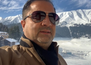 Heavy Snowfall: Hoteliers Club Gulmarg, Concerned Authorities Establish helplines for Tourists