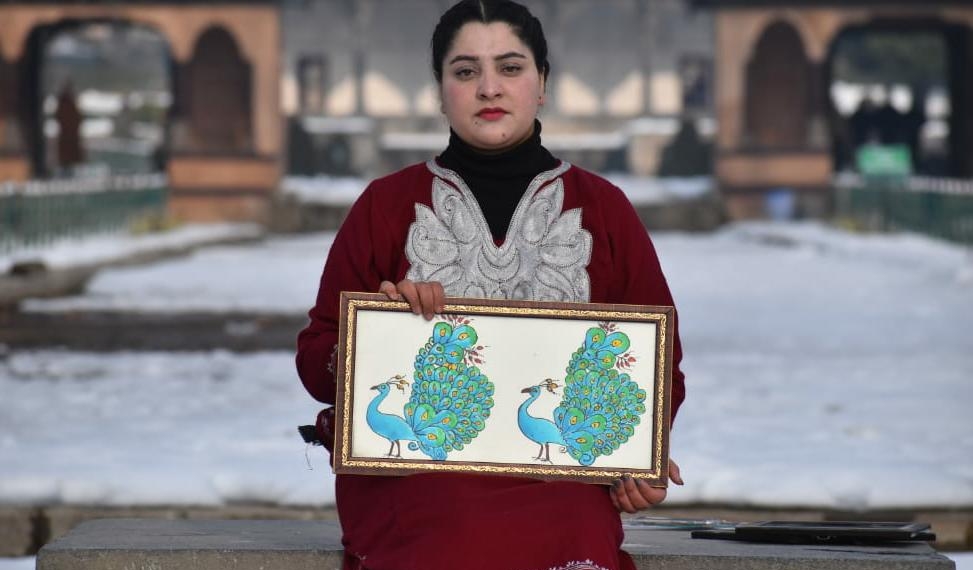 Farzana Shabir first kashmiri female glass painter