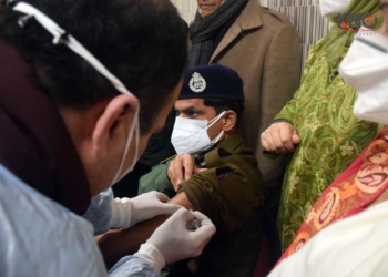 IGP Kashmir gets COVID vaccine shot, says it’s safe