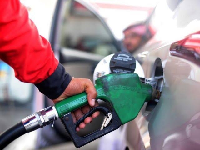 Petrol price hits new record high in Srinagar