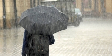 7.6cm fresh snowfall in Gulmarg, rains continue in Kashmir plains